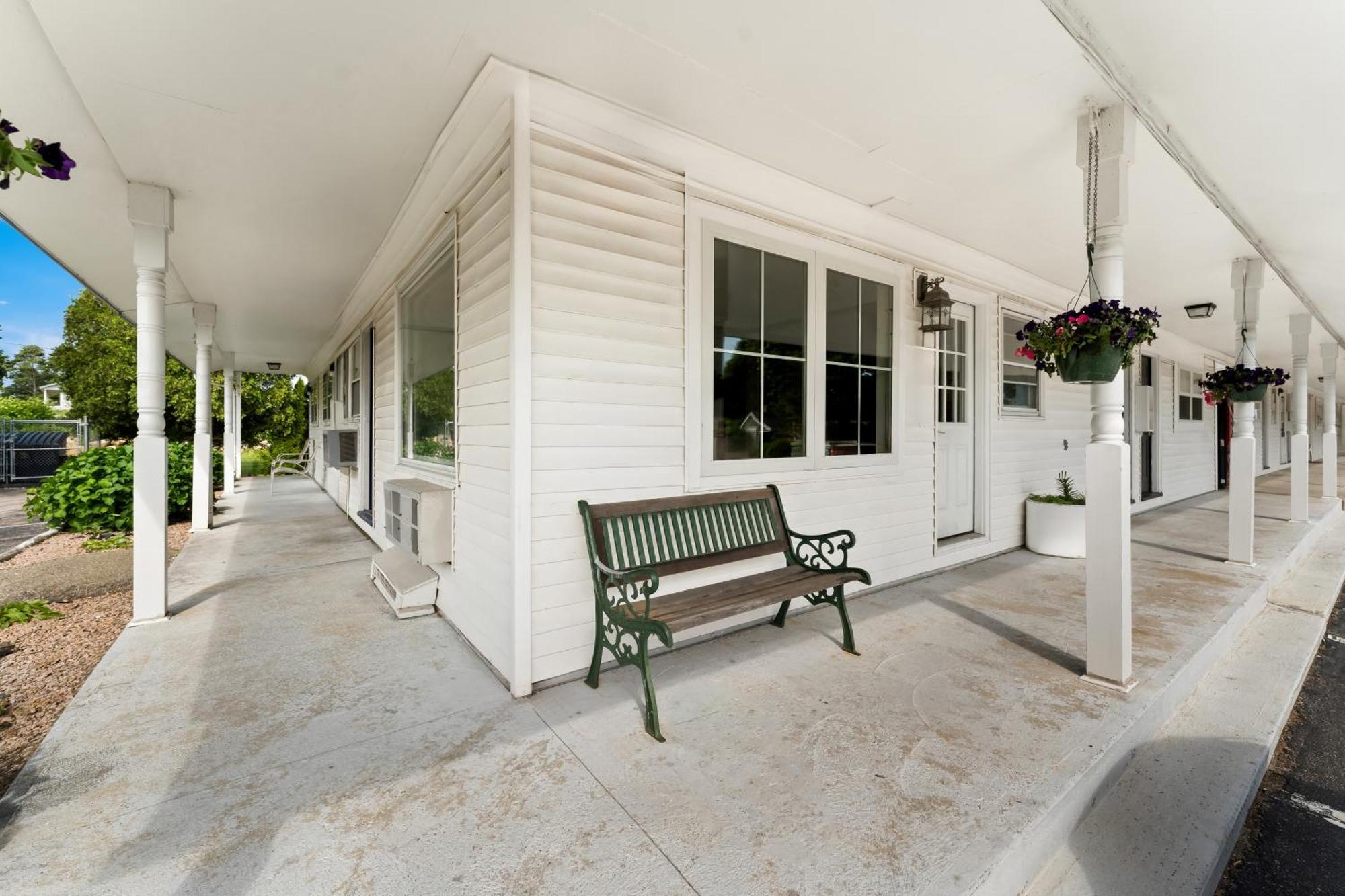Americas Best Value Inn Stonington Mystic Buitenkant foto